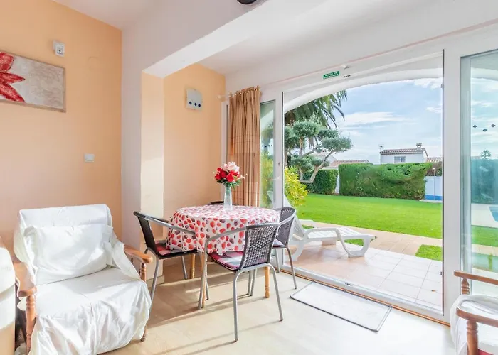 Well equipped 1 Bed Bungalow